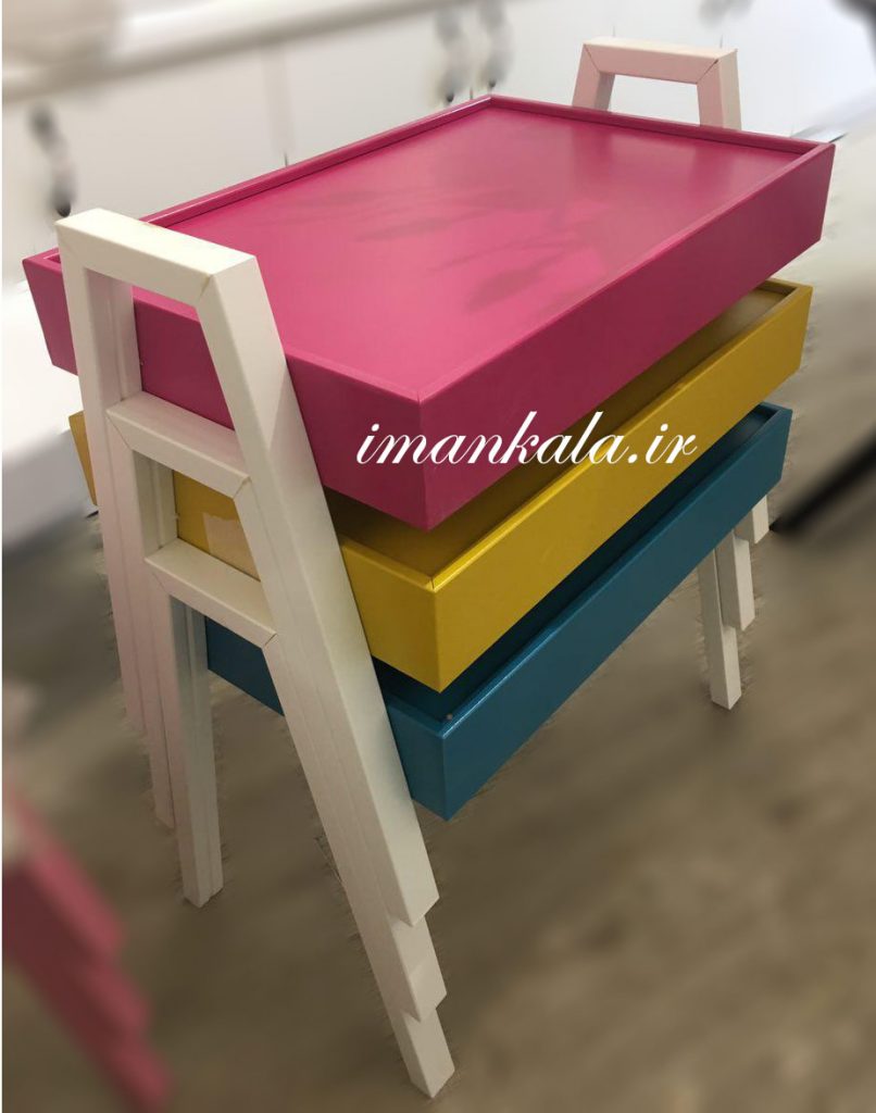 میز چوبی جلو مبل