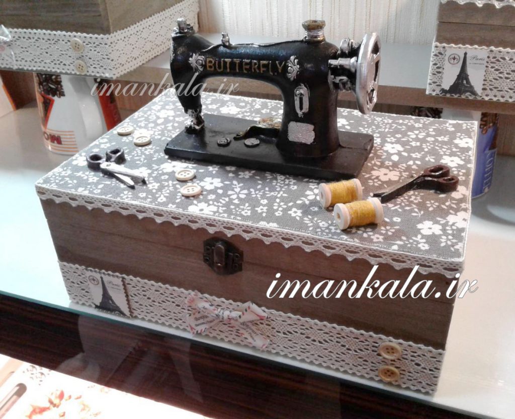 جعبه جای لوازم خیاطی و نخ و سوزن چوبی طرح چرخ خیاطی