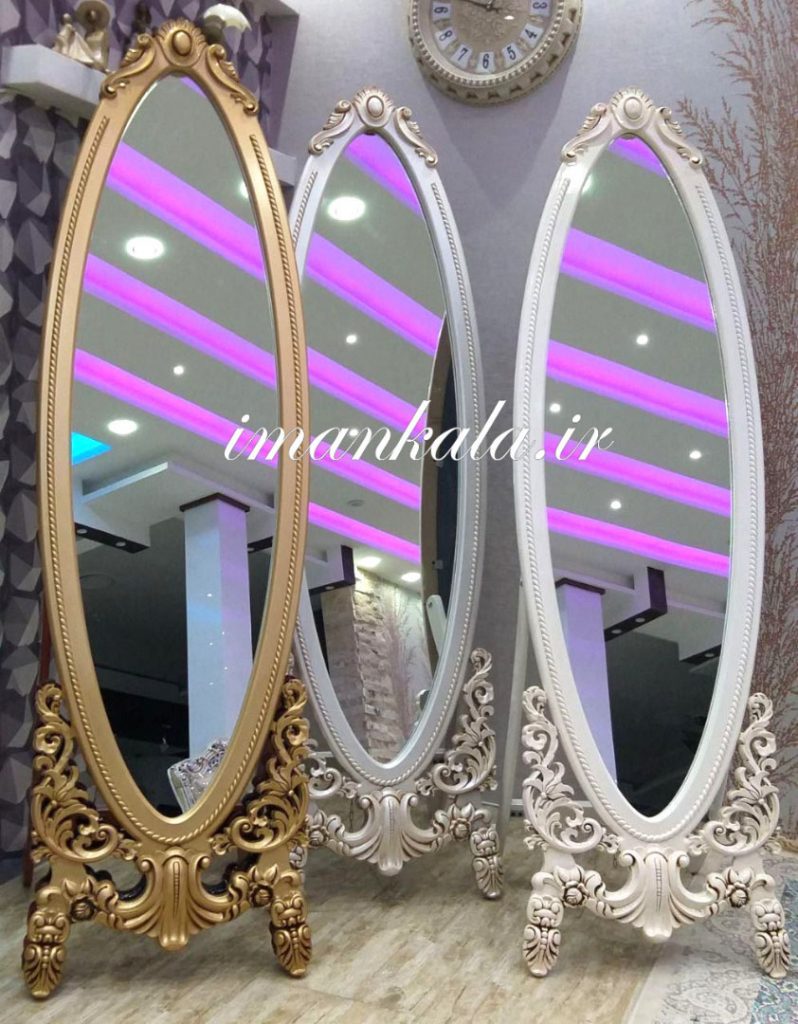 آینه قدی کنار سالن