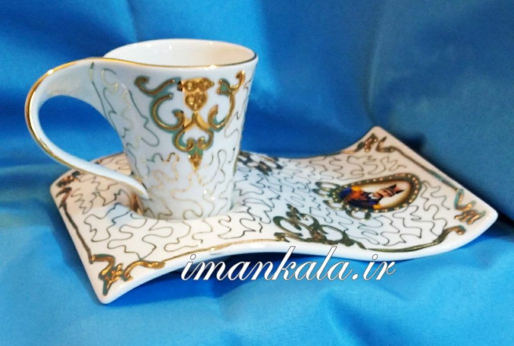 فنجان و زیر ویرا باخ