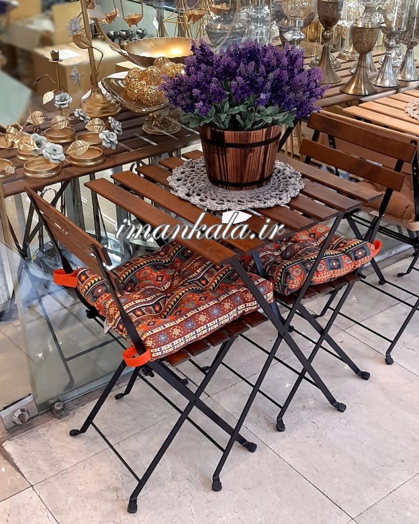 میز و صندلی چوبی فلزی